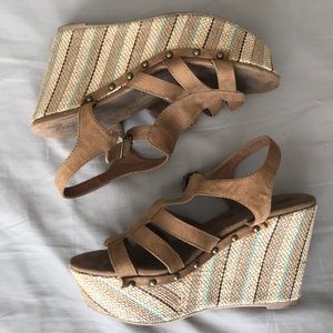 O’NEILL TAN WEDGE SANDALS